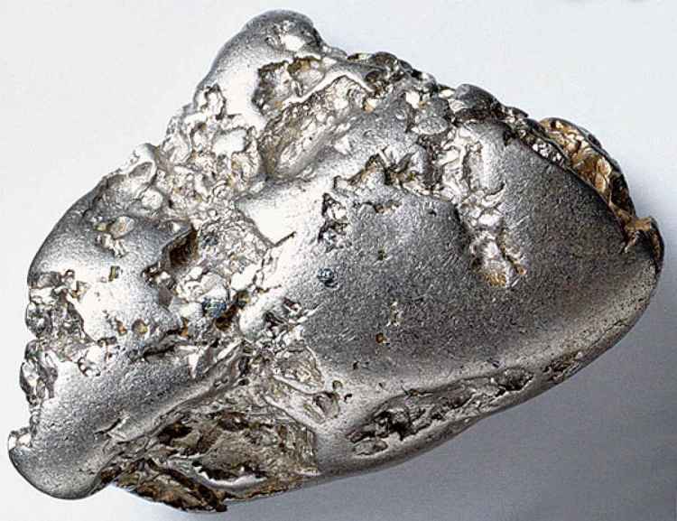 Platinum output surges to 152 000 ounces